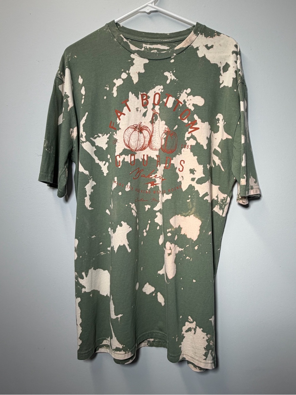 Southern Bliss Fat Bottoms Gourd Graphic Tee - Green/White Cotton Fall
